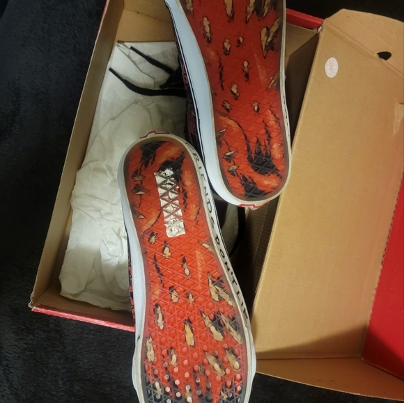 Vans Stranger Things SK8-hi Men's 13 - Picture 4 of 6